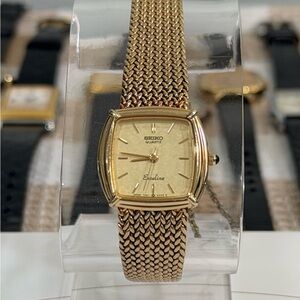 Vintage 1984 Seiko Exceline 7321-5220 Women’s Watch
Gold-Plated Mesh Bracelet